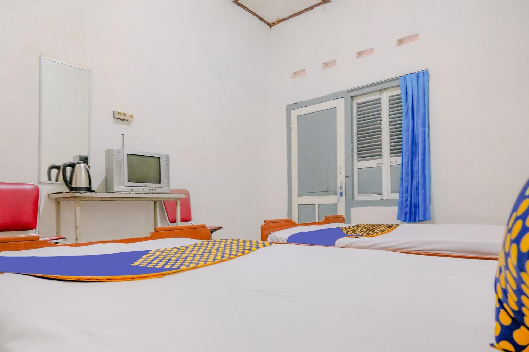 Oyo Life 2638 Hotel Raya Sarangan Eksteriør bilde