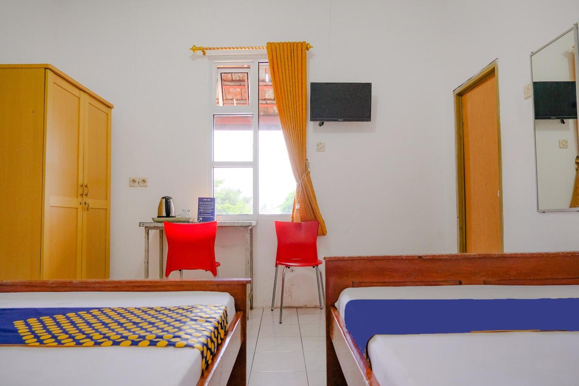 Oyo Life 2638 Hotel Raya Sarangan Eksteriør bilde