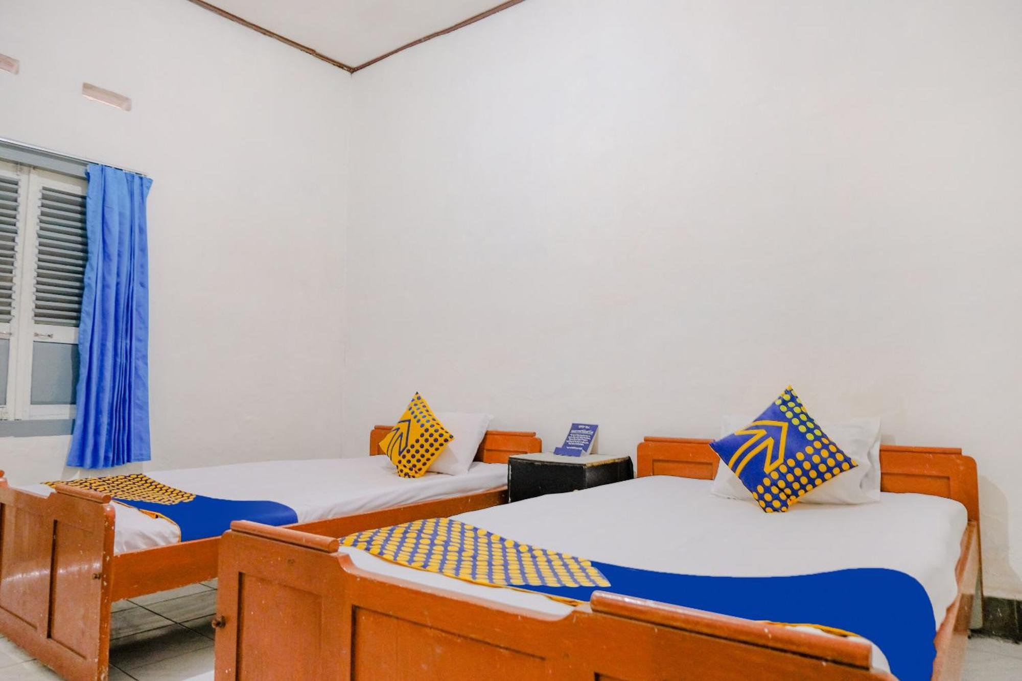 Oyo Life 2638 Hotel Raya Sarangan Eksteriør bilde