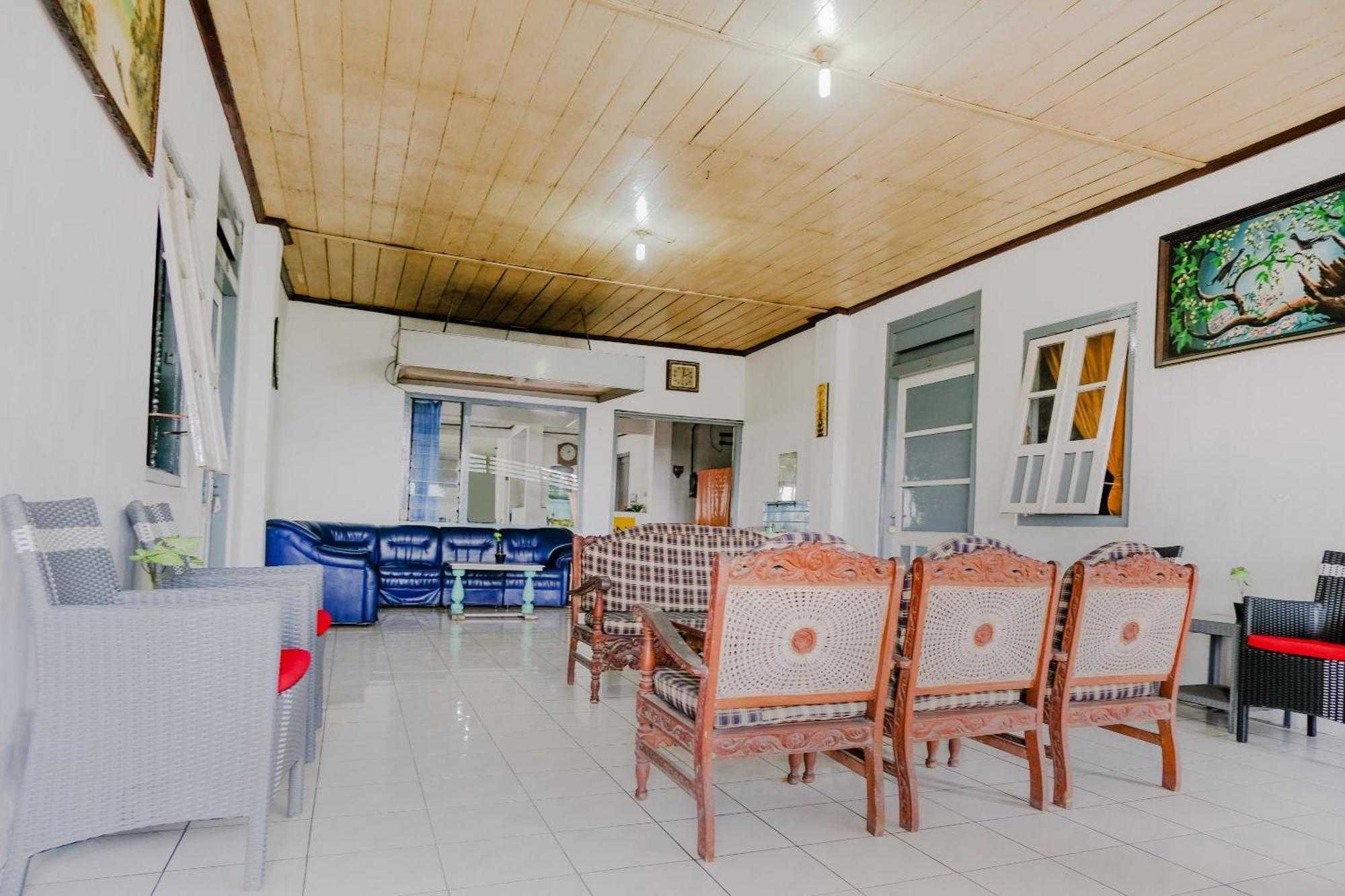 Oyo Life 2638 Hotel Raya Sarangan Eksteriør bilde