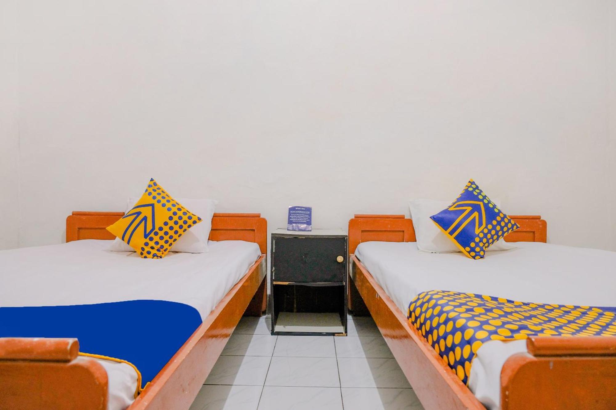 Oyo Life 2638 Hotel Raya Sarangan Eksteriør bilde