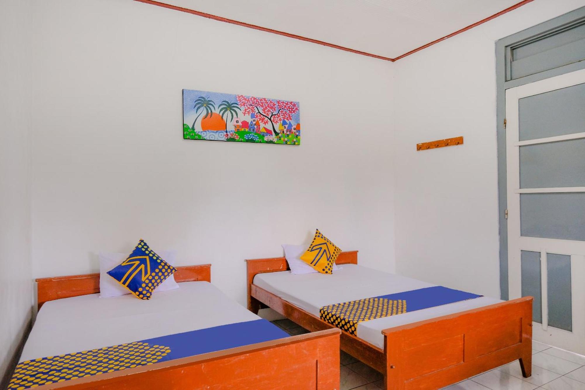 Oyo Life 2638 Hotel Raya Sarangan Eksteriør bilde